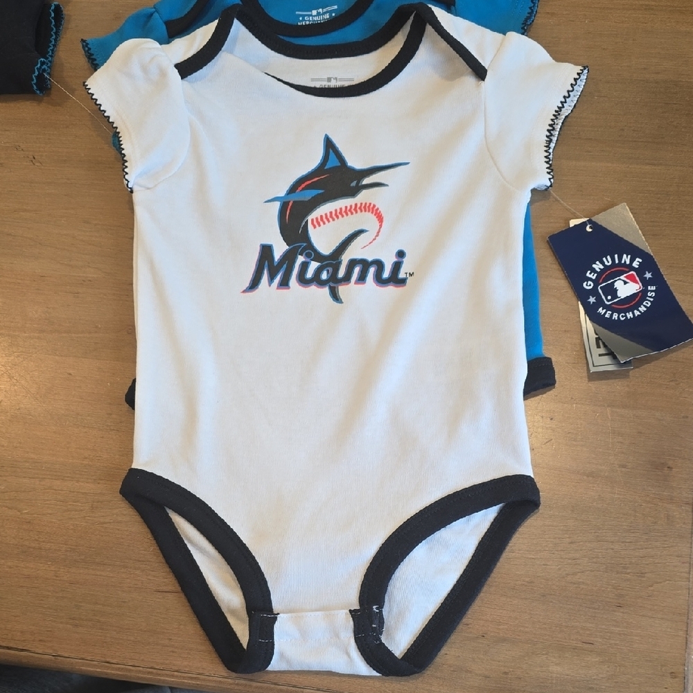 Miami Marlins 3 Piece Onesie Set Size 18m, NWT - Picture 3 of 5